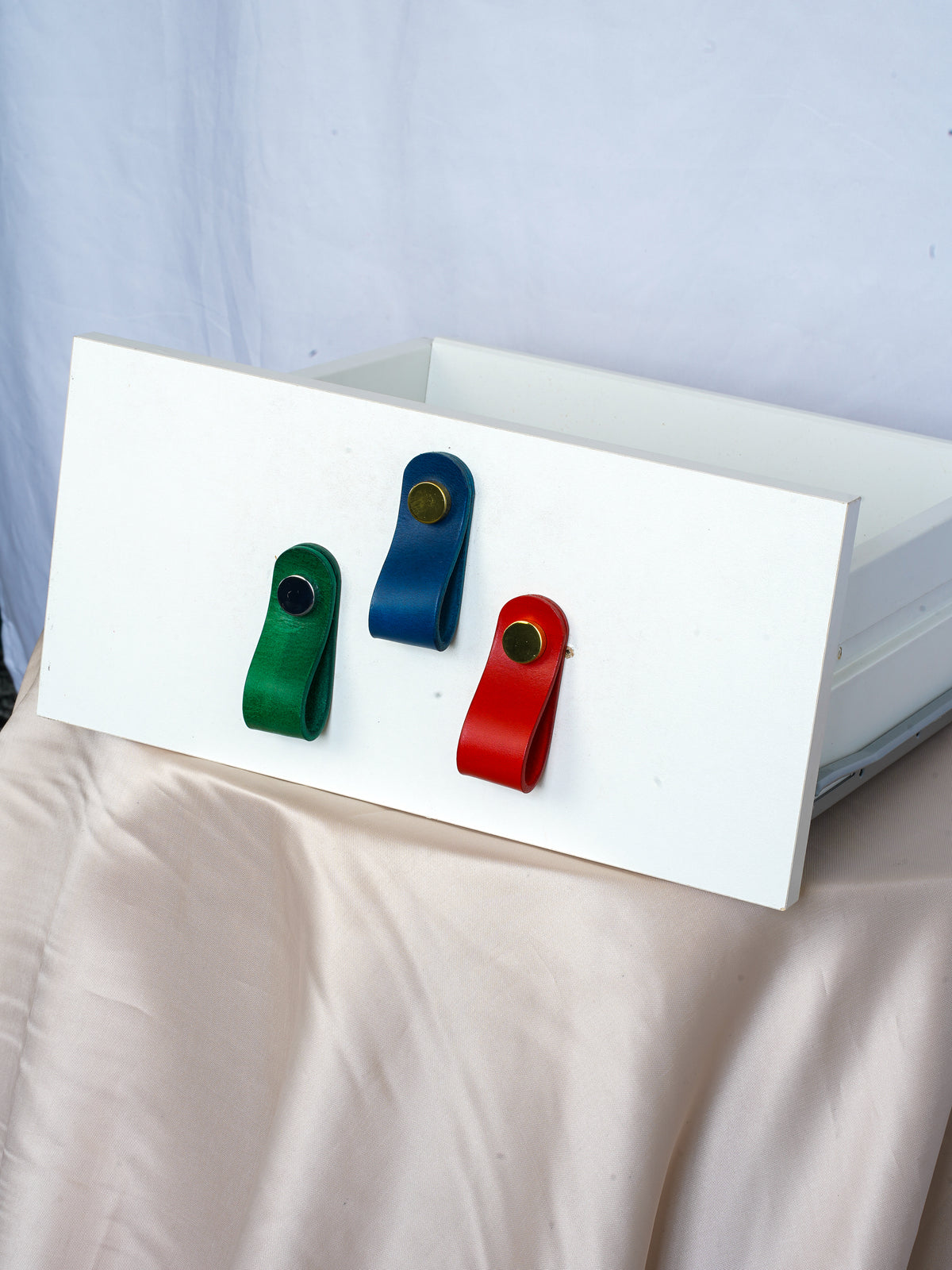 Handgefertigte Leder-Möbelgriffe | Schubladen- & Schrankgriffe | Für IKEA Pax Kallax Hemnes | Pflanzlich gegerbtes Leder | Made in Germany