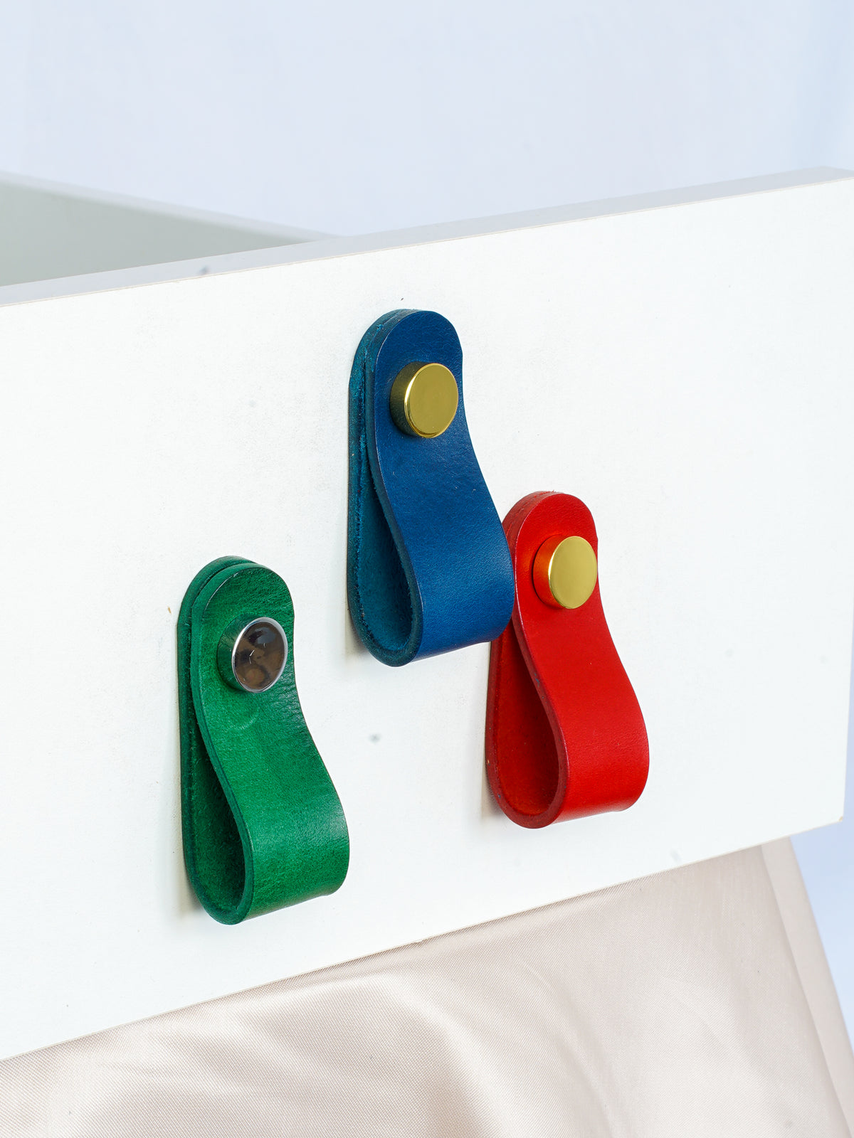 Handgefertigte Leder-Möbelgriffe | Schubladen- & Schrankgriffe | Für IKEA Pax Kallax Hemnes | Pflanzlich gegerbtes Leder | Made in Germany