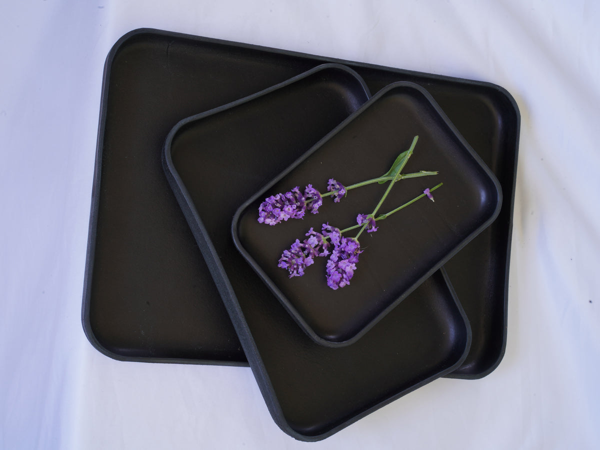 Leder Valet Tray Schwarz – Pflanzlich gegerbt | Leder mit Liebe