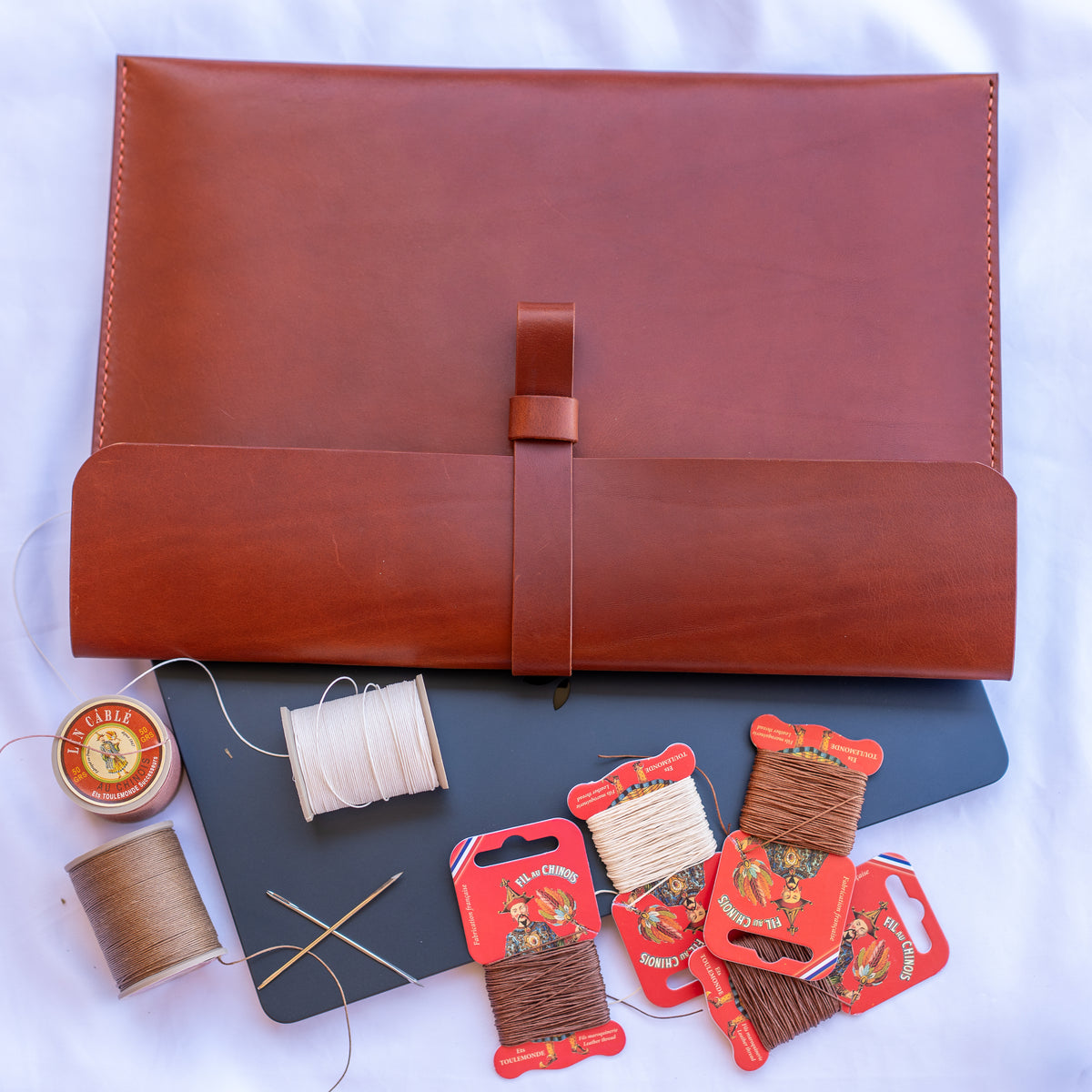 Handgefertigte MacBook Lederhülle | Buttero-Leder Conceria Walpier | Cognac | iPad & MacBook Sleeve 11–16 Zoll (Kopie) (Kopie) (Kopie) (Kopie) (Kopie) (Kopie)
