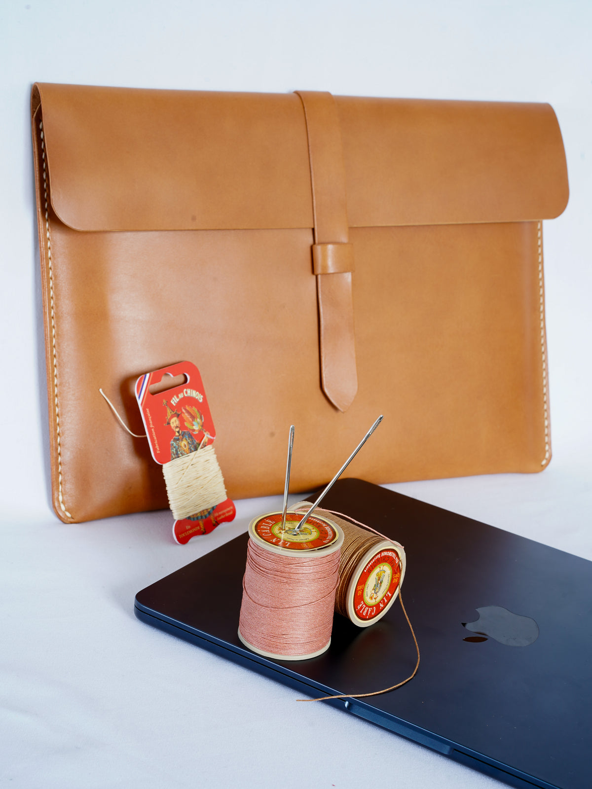 Handgefertigte MacBook Lederhülle | Buttero-Leder Conceria Walpier | Karamell | iPad & MacBook Sleeve 11–16 Zoll