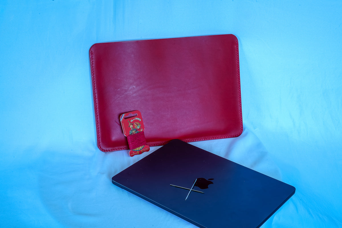 Housse MacBook en cuir cousue main | Housse en cuir Air Pro 13 14 15 16 | Badalassi Carlo | Bone