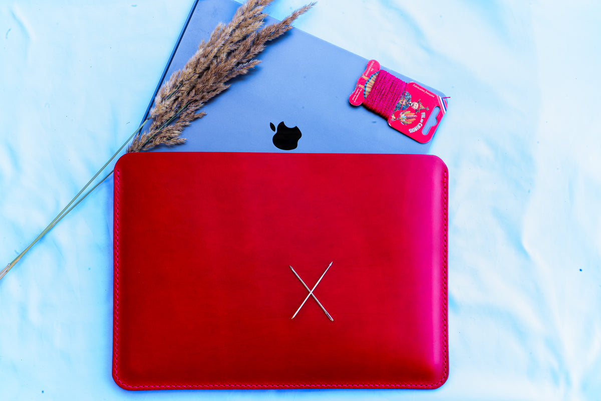 Housse MacBook en cuir cousue main | Housse en cuir Air Pro 13 14 15 16 | Badalassi Carlo | Bone
