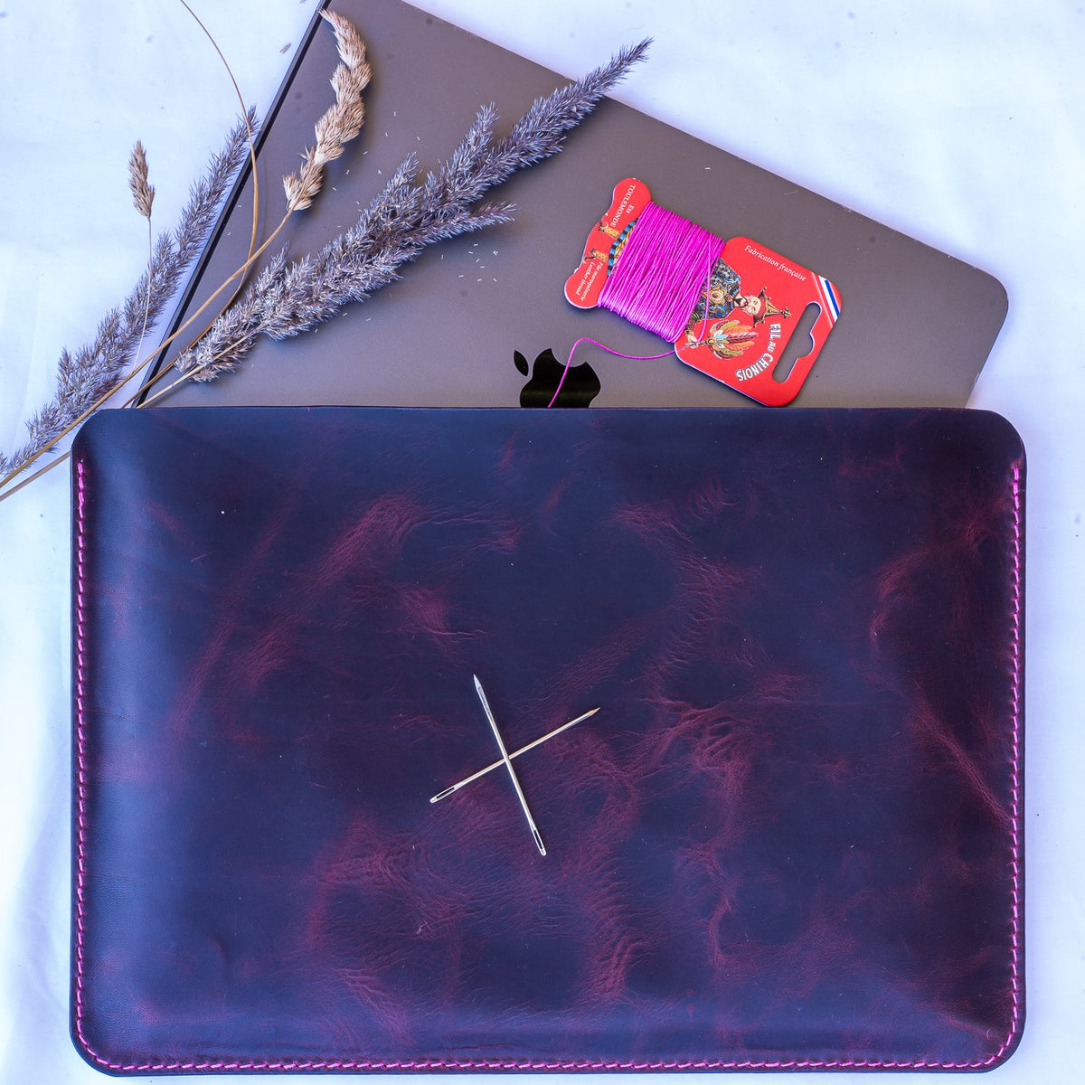 Housse MacBook en cuir cousue main | Housse en cuir Air Pro 13 14 15 16 | Badalassi Carlo | Bone