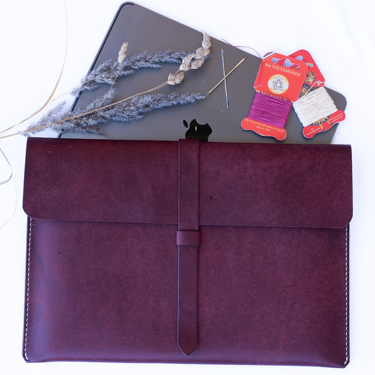 MacBook Ledertasche · Pueblo Purple| Handgefertigt in Deutschland