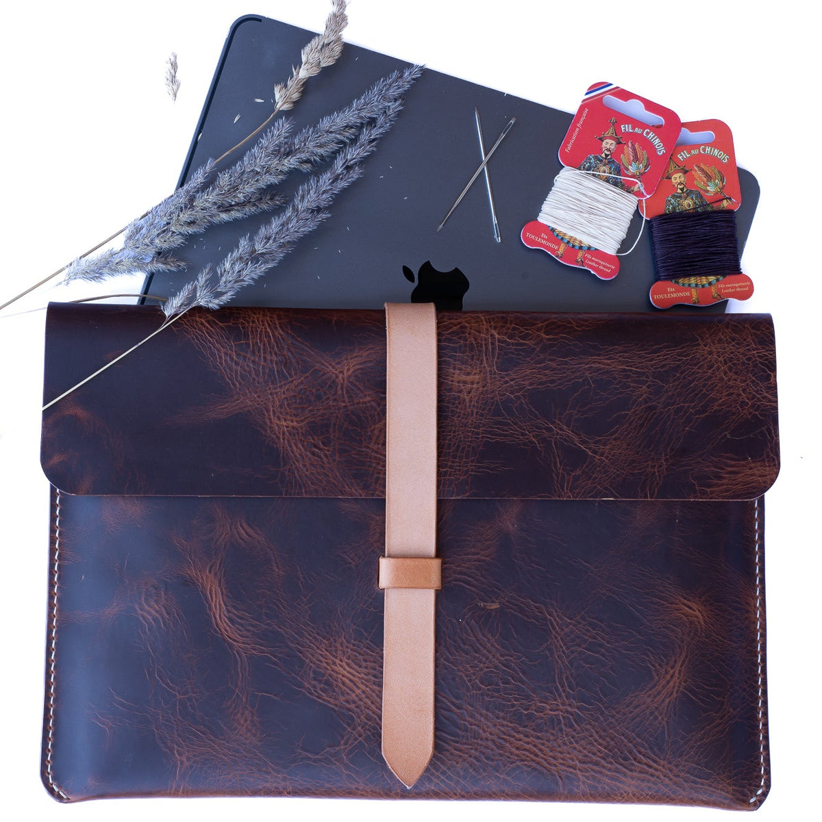 Housse MacBook en cuir cousue main | Housse en cuir Air Pro 13 14 15 16 | Badalassi Carlo | Bone