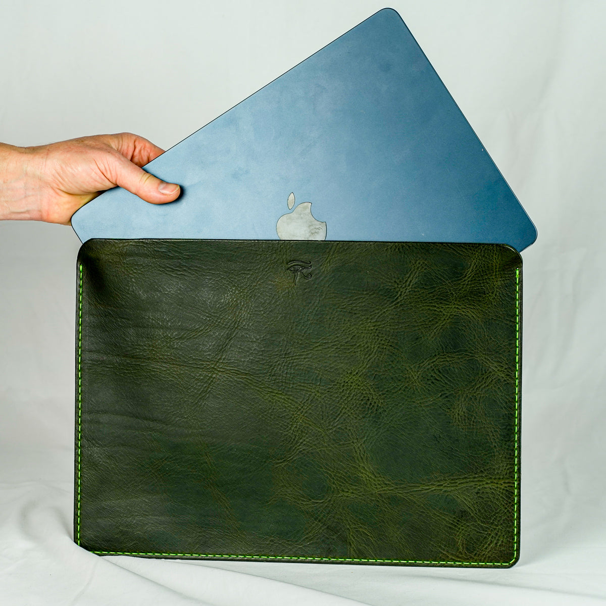 Housse MacBook en cuir cousue main | Housse en cuir Air Pro 13 14 15 16 | Badalassi Carlo | Bone