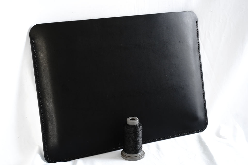 Handcrafted MacBook Leather Case | iPad & MacBook Sleeve | Vegetable Tan Leather by the renowned Conceria Walpier