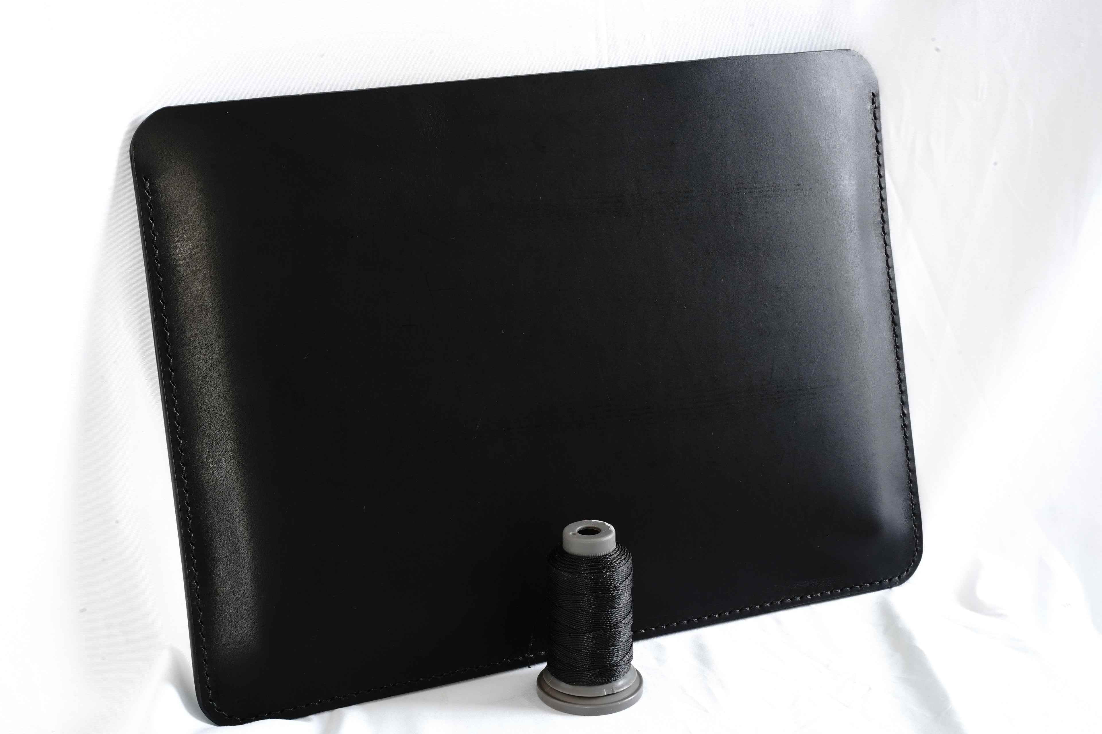 Handcrafted MacBook Leather Case | iPad & MacBook Sleeve | Vegetable Tan Leather by the renowned Conceria Walpier