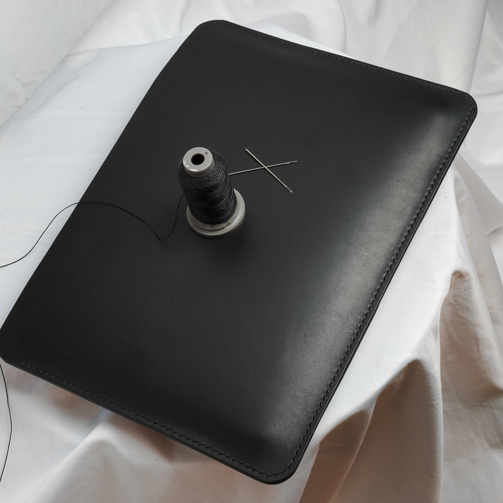 Handcrafted MacBook Leather Case | iPad & MacBook Sleeve | Vegetable Tan Leather by the renowned Conceria Walpier