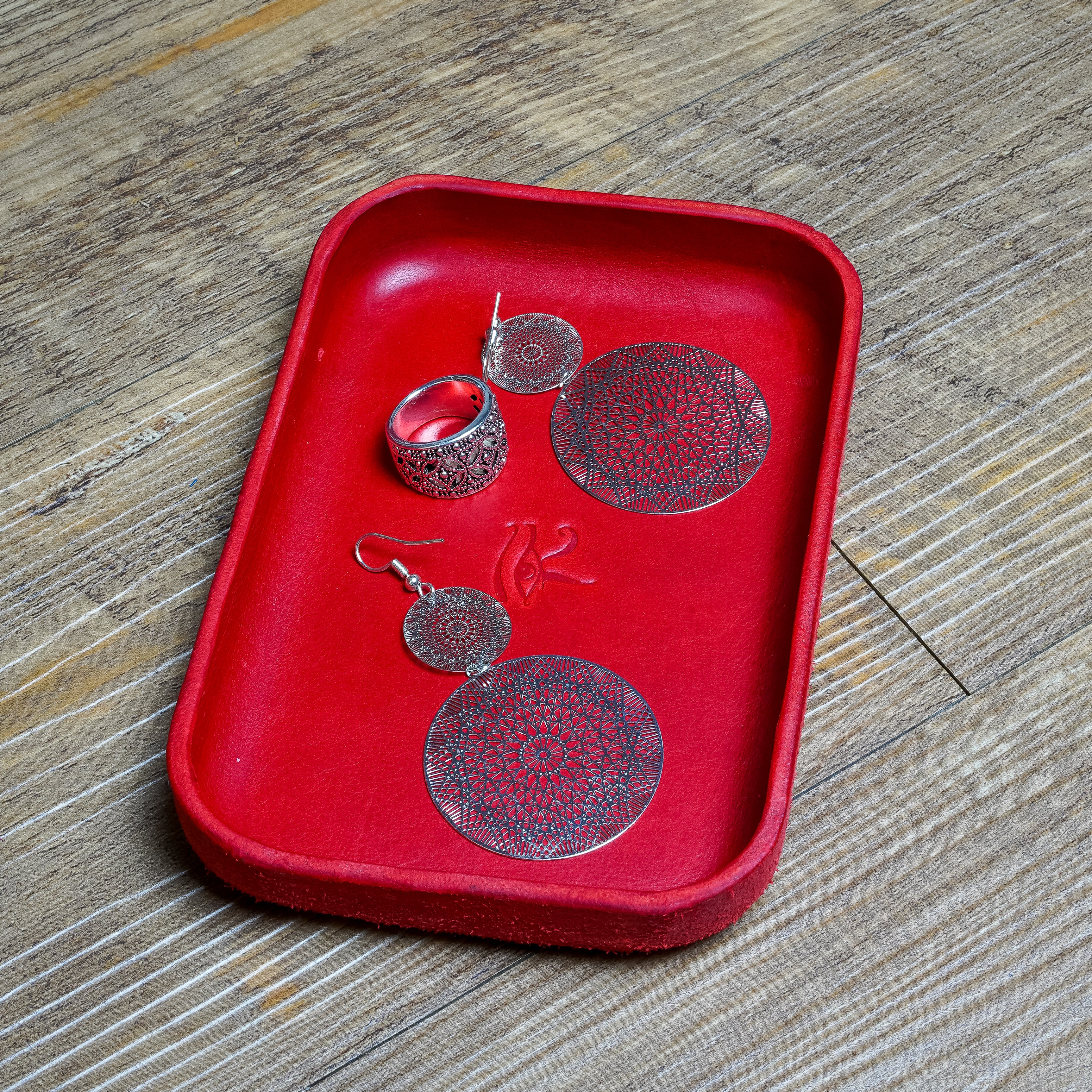 Red Leather Tray Organizer | Valet Tray & Key Holder made of Vegetable-Tanned Leather | Handmade Leather Desk Tray