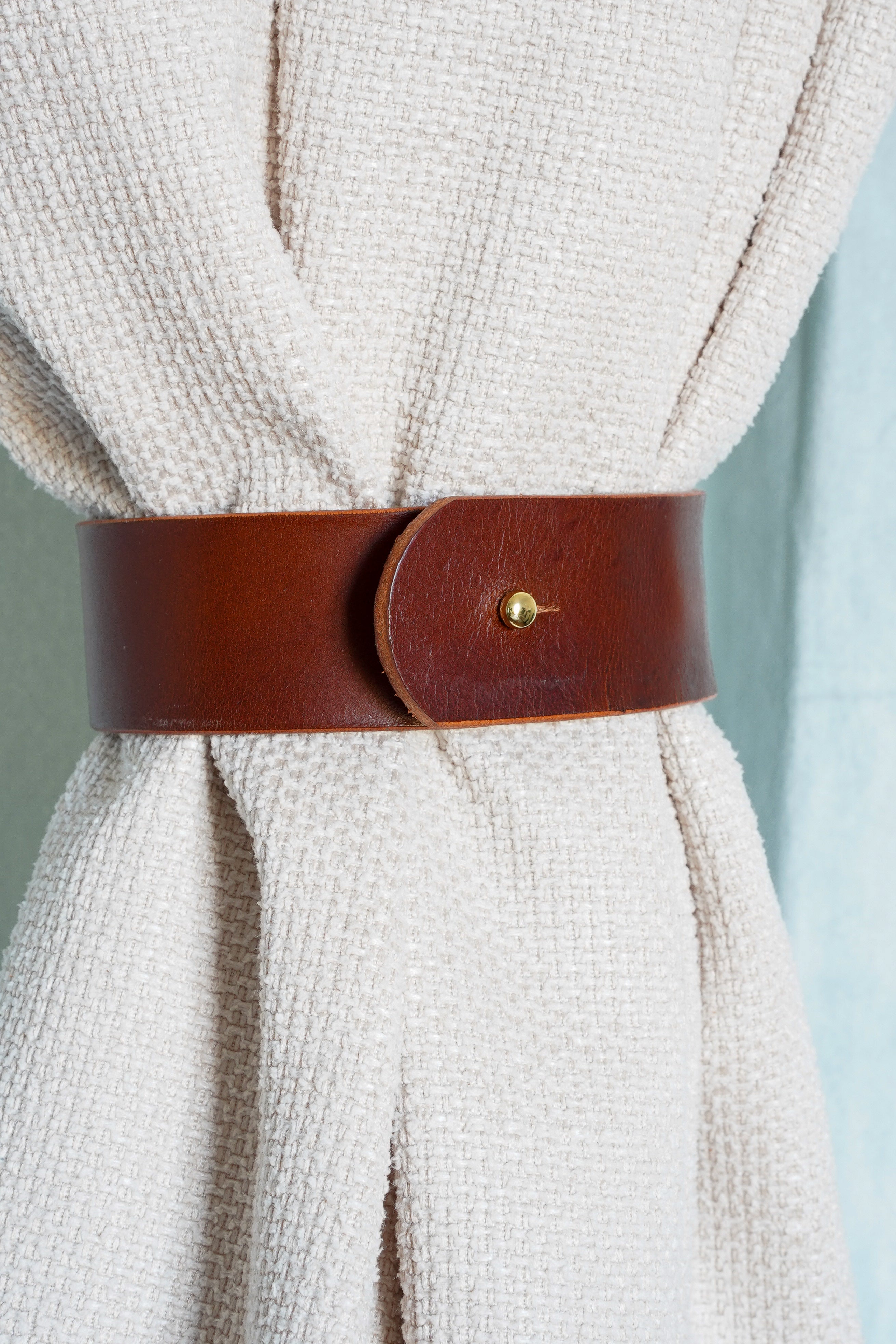 Leder Raffhalter Handmade – Gardinenhalter Veg Tan Buttero | Conceria Walpier | 14 Farben | 5 Größen | Ohne Bohren