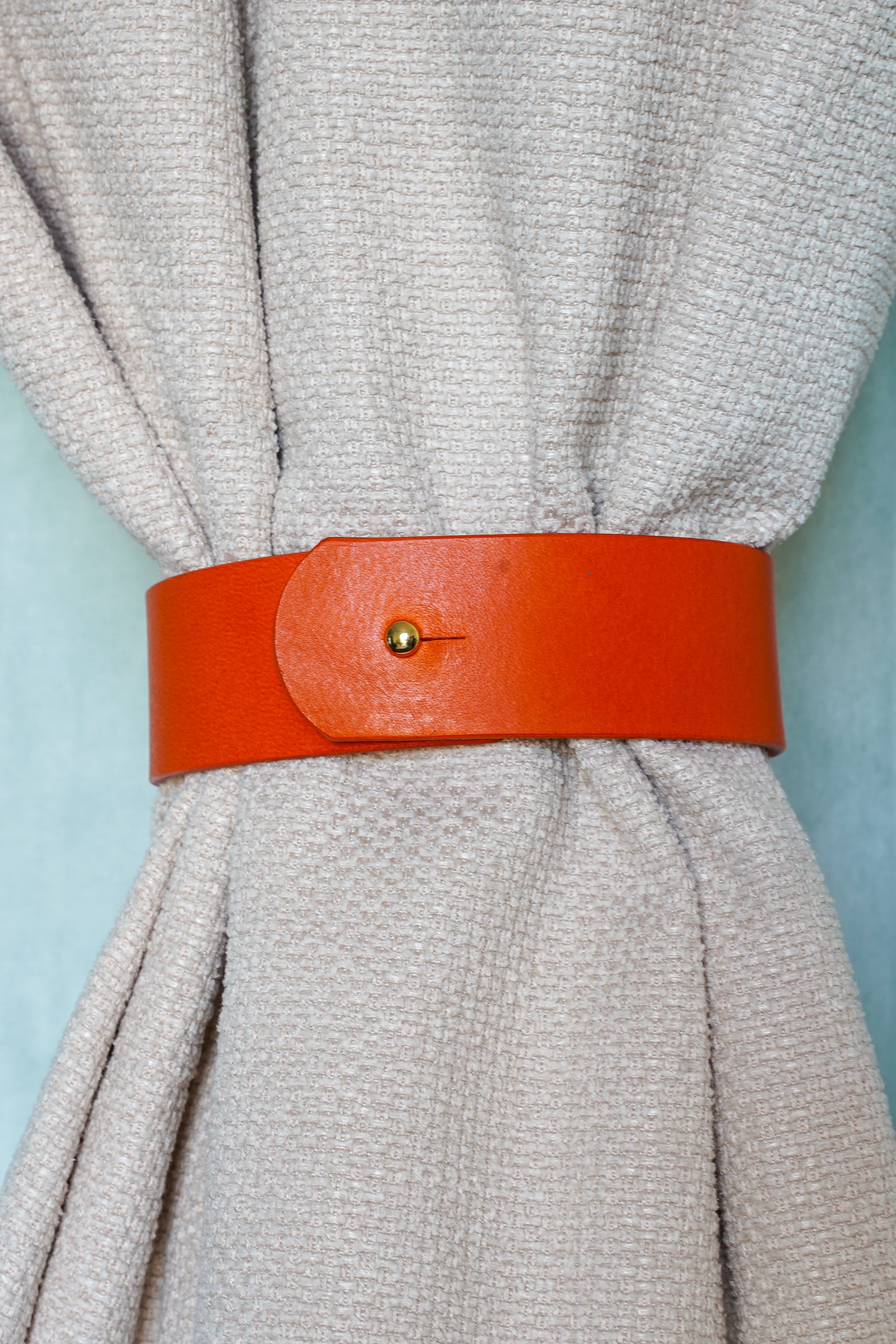Leder Raffhalter Handmade – Gardinenhalter Veg Tan Buttero | Conceria Walpier | 14 Farben | 5 Größen | Ohne Bohren