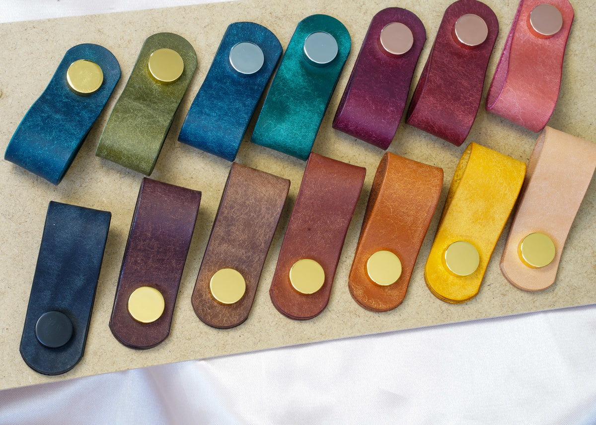 Poignées en cuir faites main | Boutons de tiroir et de meuble | Pour IKEA Pax Kallax Hemnes | Cuir tanné végétal | Fabriqué en Allemagne