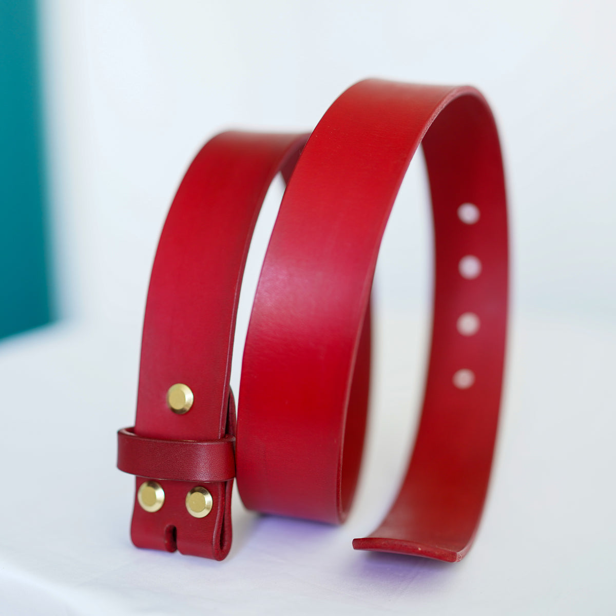 Gürtelriemen ohne Schnalle | Leder vegetabil gegerbt | Rot  | Gürtel- Blank 2-4cm