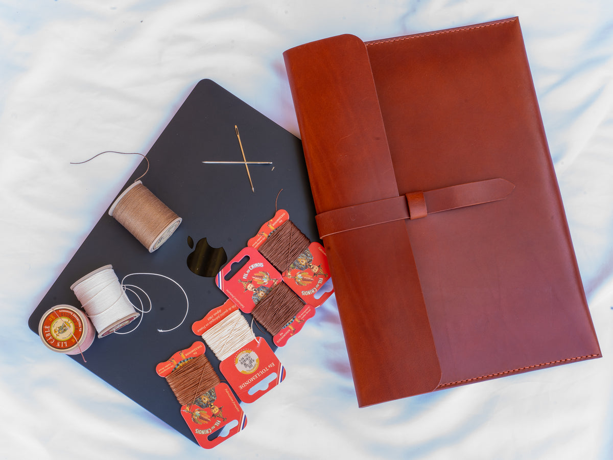 Handgefertigte MacBook Lederhülle | Buttero-Leder Conceria Walpier | Cognac | iPad & MacBook Sleeve 11–16 Zoll (Kopie) (Kopie) (Kopie) (Kopie) (Kopie) (Kopie)