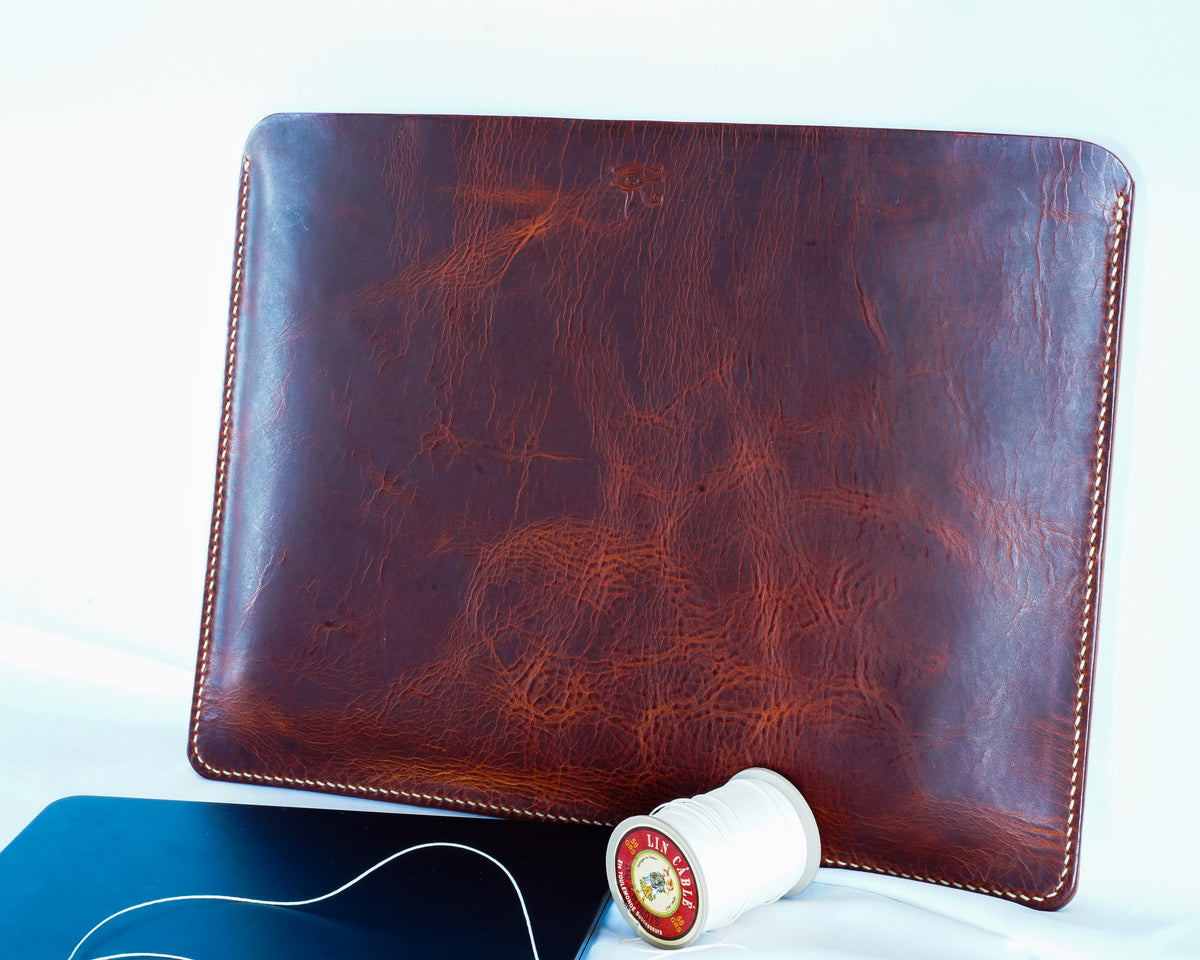 Housse MacBook en cuir cousue main | Housse en cuir Air Pro 13 14 15 16 | Badalassi Carlo | Bone