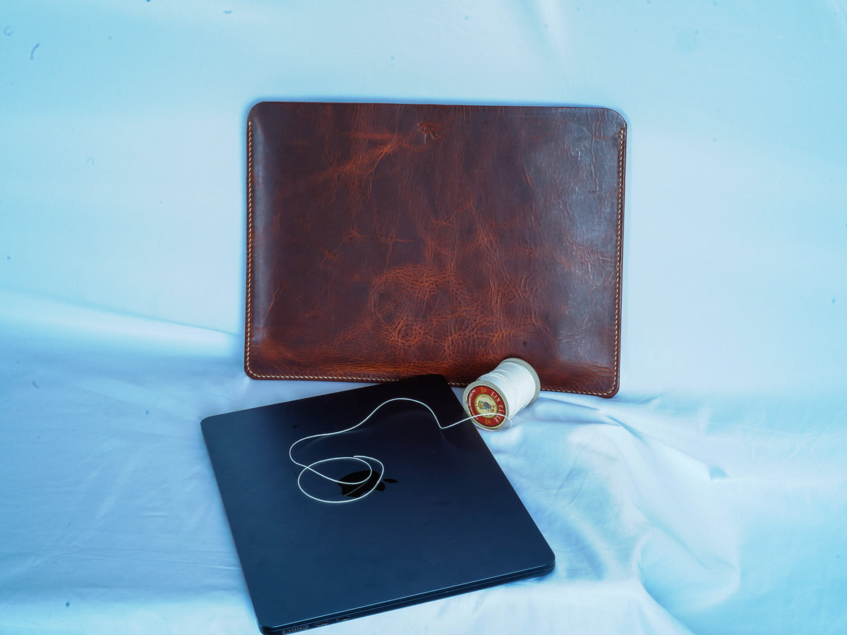 Hand-stitched leather MacBook case | Leather case for Air Pro 13, 14, 15, 16 | Tuscan leather | Badalassi Carlo