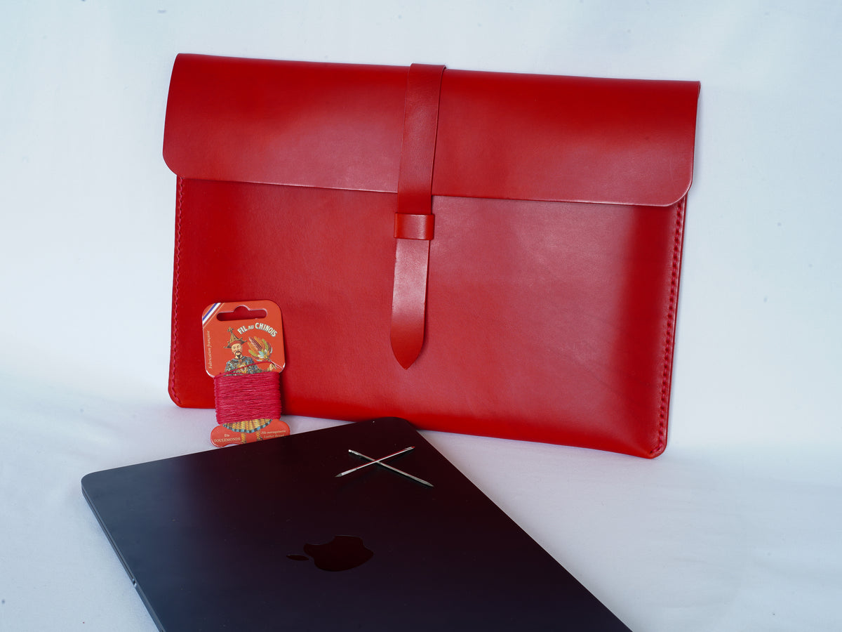 Handgefertigte MacBook Lederhülle | Buttero-Leder Conceria Walpier | Rot | iPad & MacBook Sleeve 11–16 Zoll (Kopie)