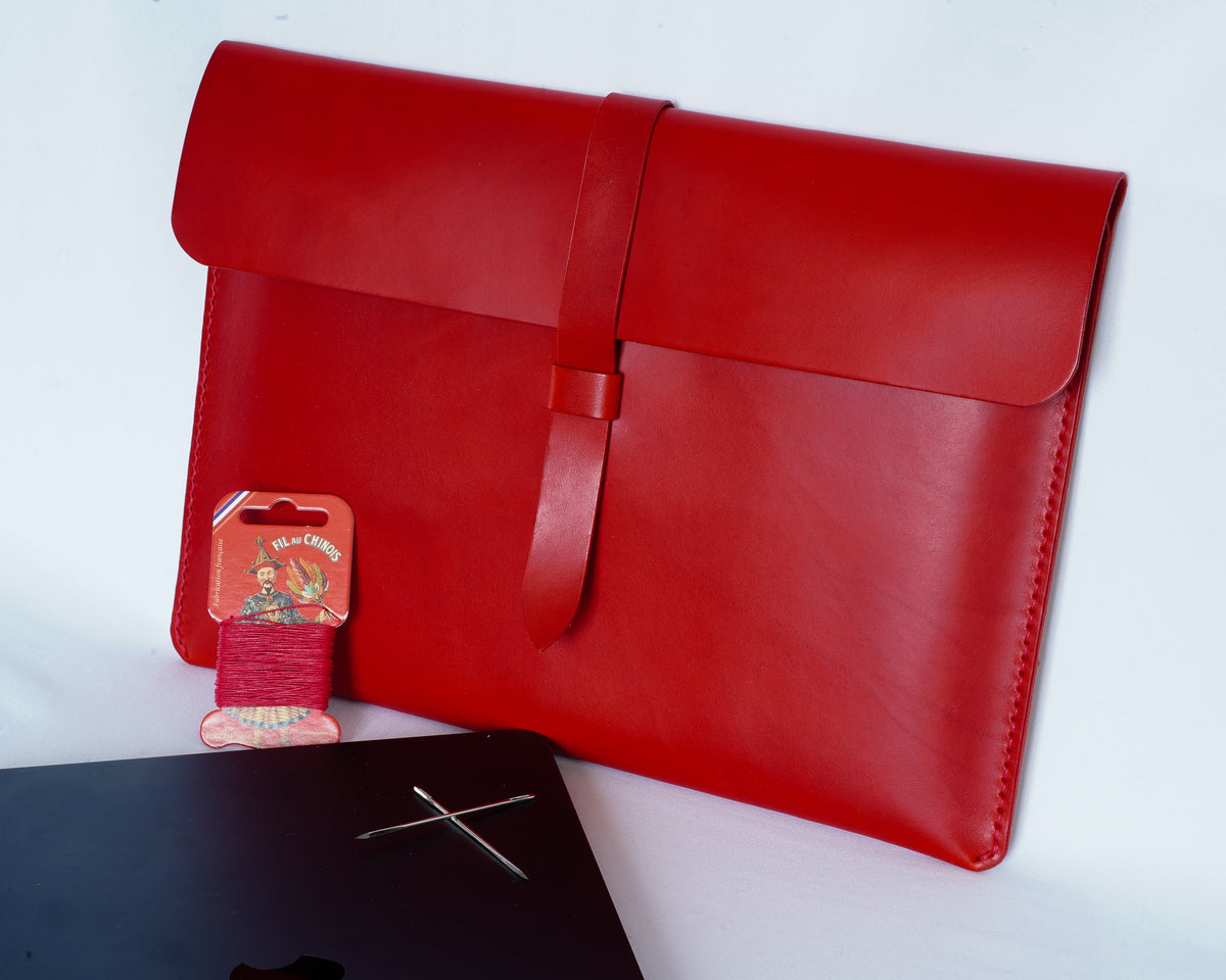 Handgefertigte MacBook Lederhülle | Buttero-Leder Conceria Walpier | Rot | iPad & MacBook Sleeve 11–16 Zoll (Kopie)