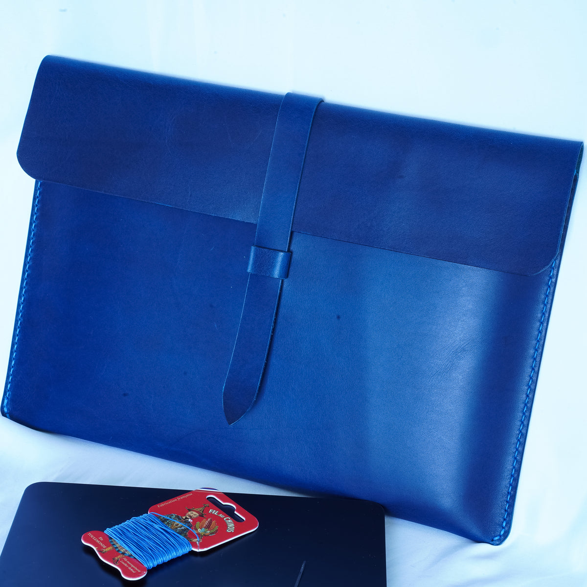 Handgefertigte MacBook Lederhülle | Buttero-Leder Conceria Walpier | Marineblau | iPad & MacBook Sleeve 11–16 Zoll (Kopie) (Kopie)