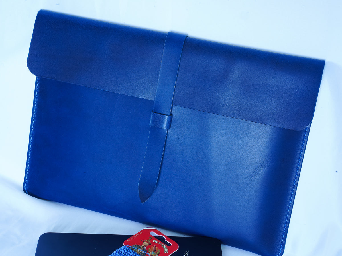 Handgefertigte MacBook Lederhülle | Buttero-Leder Conceria Walpier | Marineblau | iPad & MacBook Sleeve 11–16 Zoll (Kopie) (Kopie)