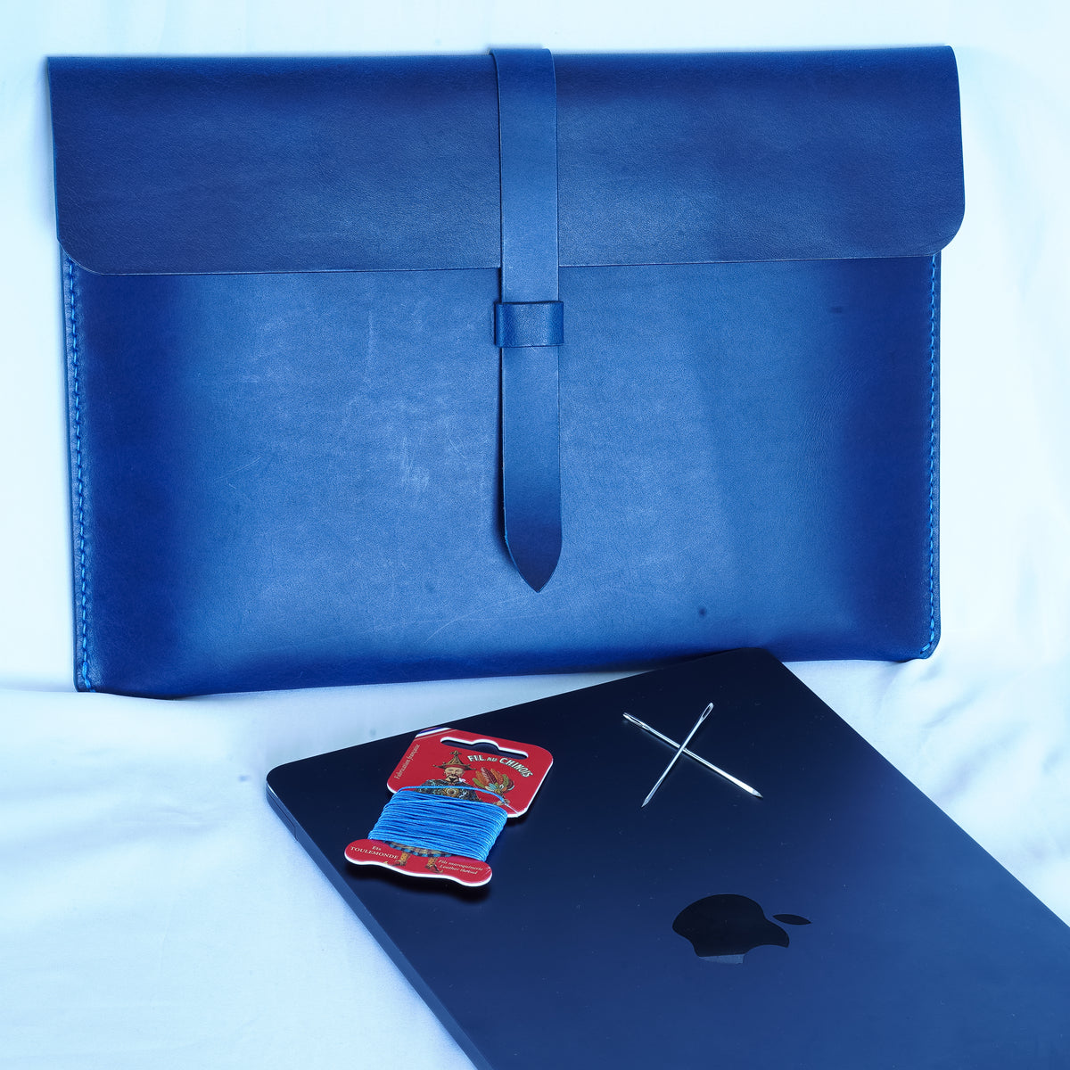 Handgefertigte MacBook Lederhülle | Buttero-Leder Conceria Walpier | Marineblau | iPad & MacBook Sleeve 11–16 Zoll (Kopie) (Kopie)