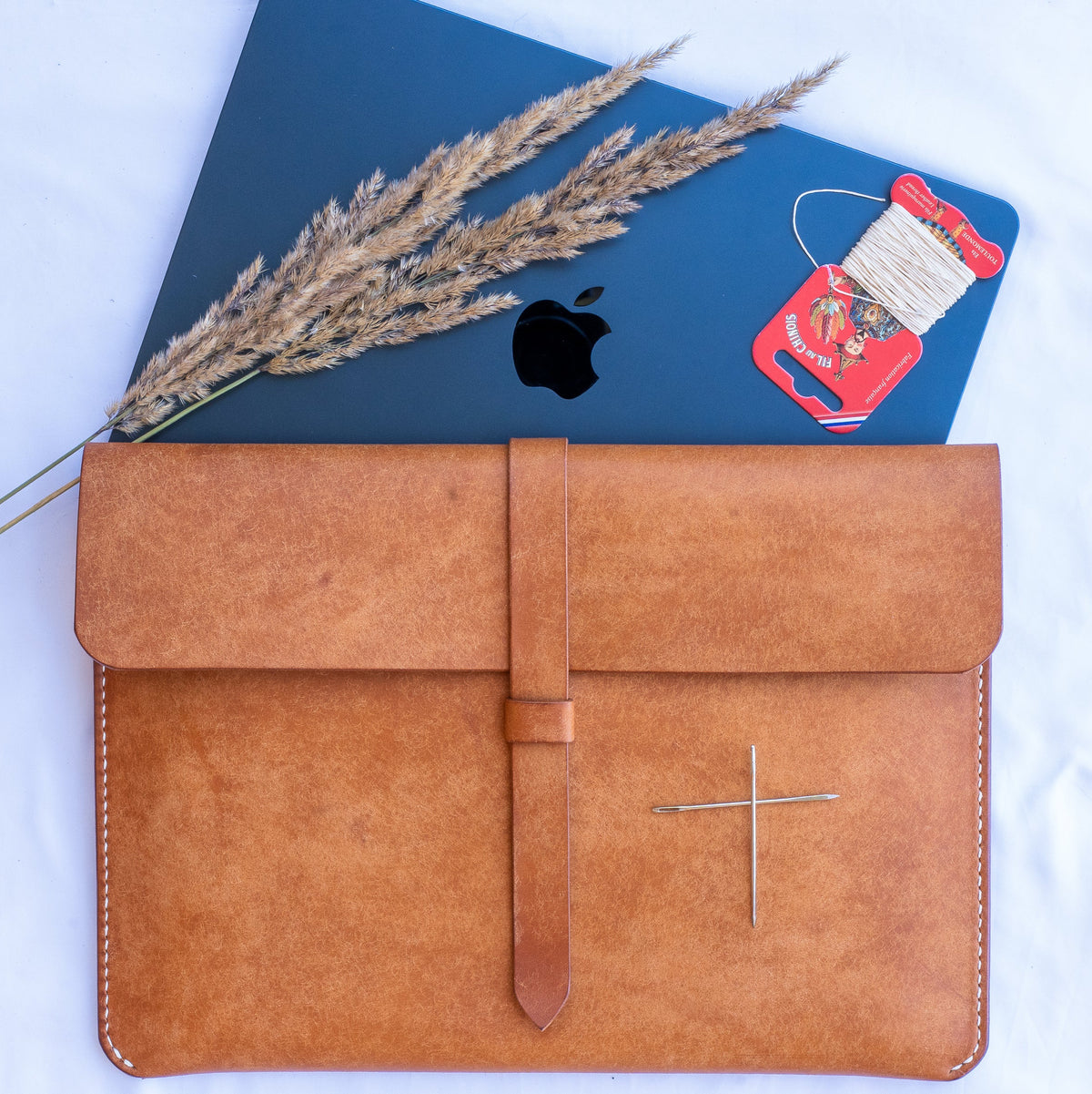 MacBook Ledertasche · Pueblo Olmo | Handgefertigt in Deutschland