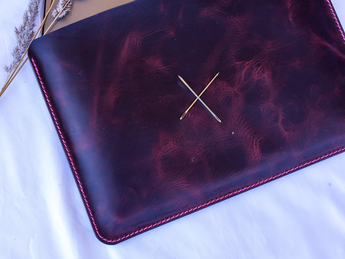 Housse MacBook en cuir cousue main | Housse en cuir Air Pro 13 14 15 16 | Badalassi Carlo | Bone