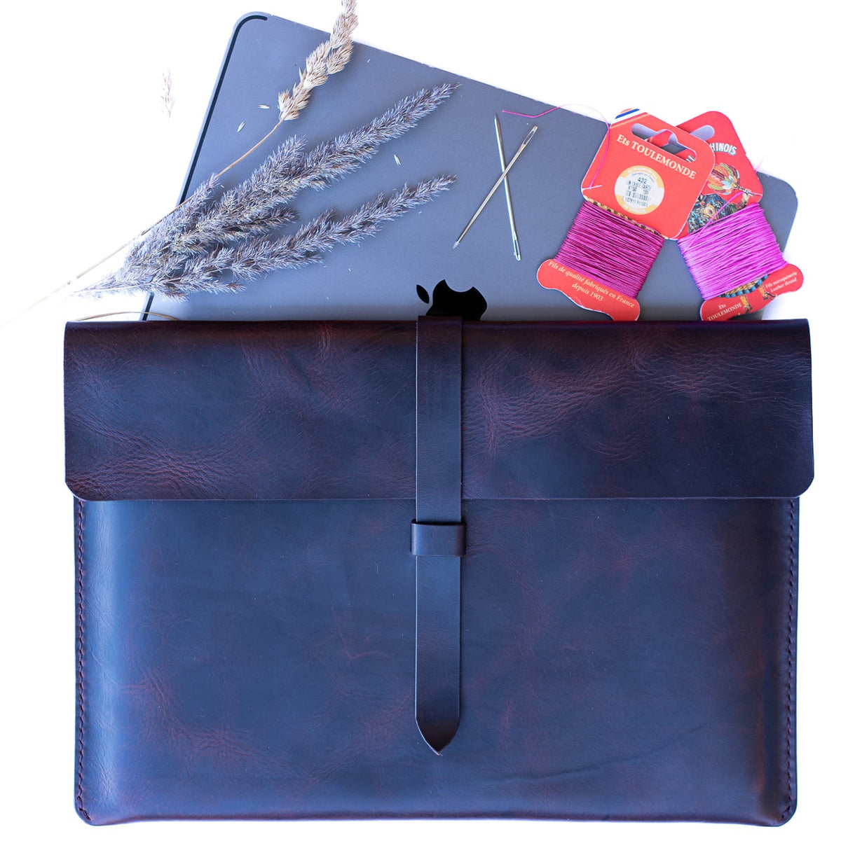 Housse MacBook en cuir cousue main | Housse en cuir Air Pro 13 14 15 16 | Badalassi Carlo | Bone