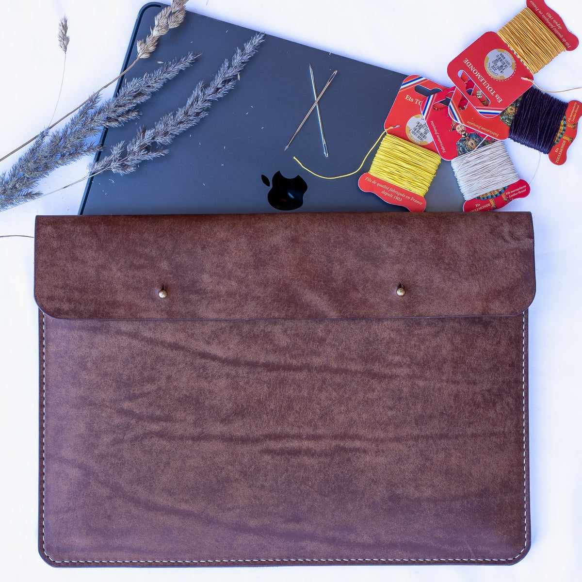 MacBook Ledertasche · Pueblo Walnut | Handgefertigt in Deutschland (Kopie)