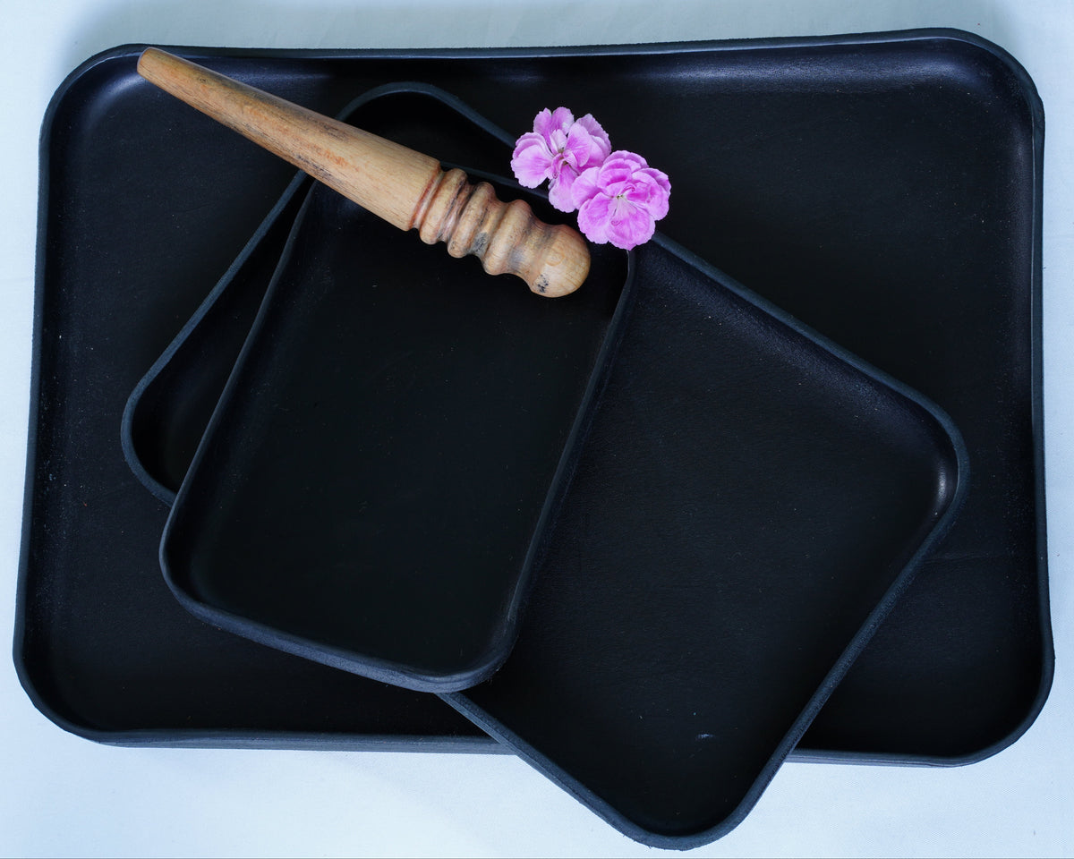 Leder Valet Tray Schwarz – Pflanzlich gegerbt | Leder mit Liebe