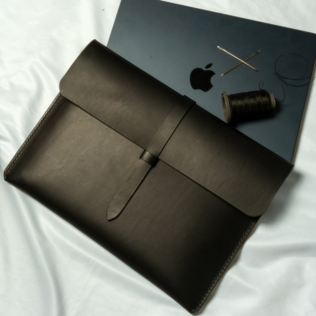 Hand-stitched leather MacBook case | Leather case for Air Pro 13, 14, 15, 16 | Tuscan leather by the renowned Conceria Walpier