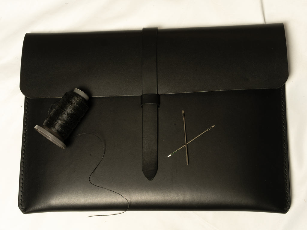 Hand-stitched leather MacBook case | Leather case for Air Pro 13, 14, 15, 16 | Tuscan leather by the renowned Conceria Walpier