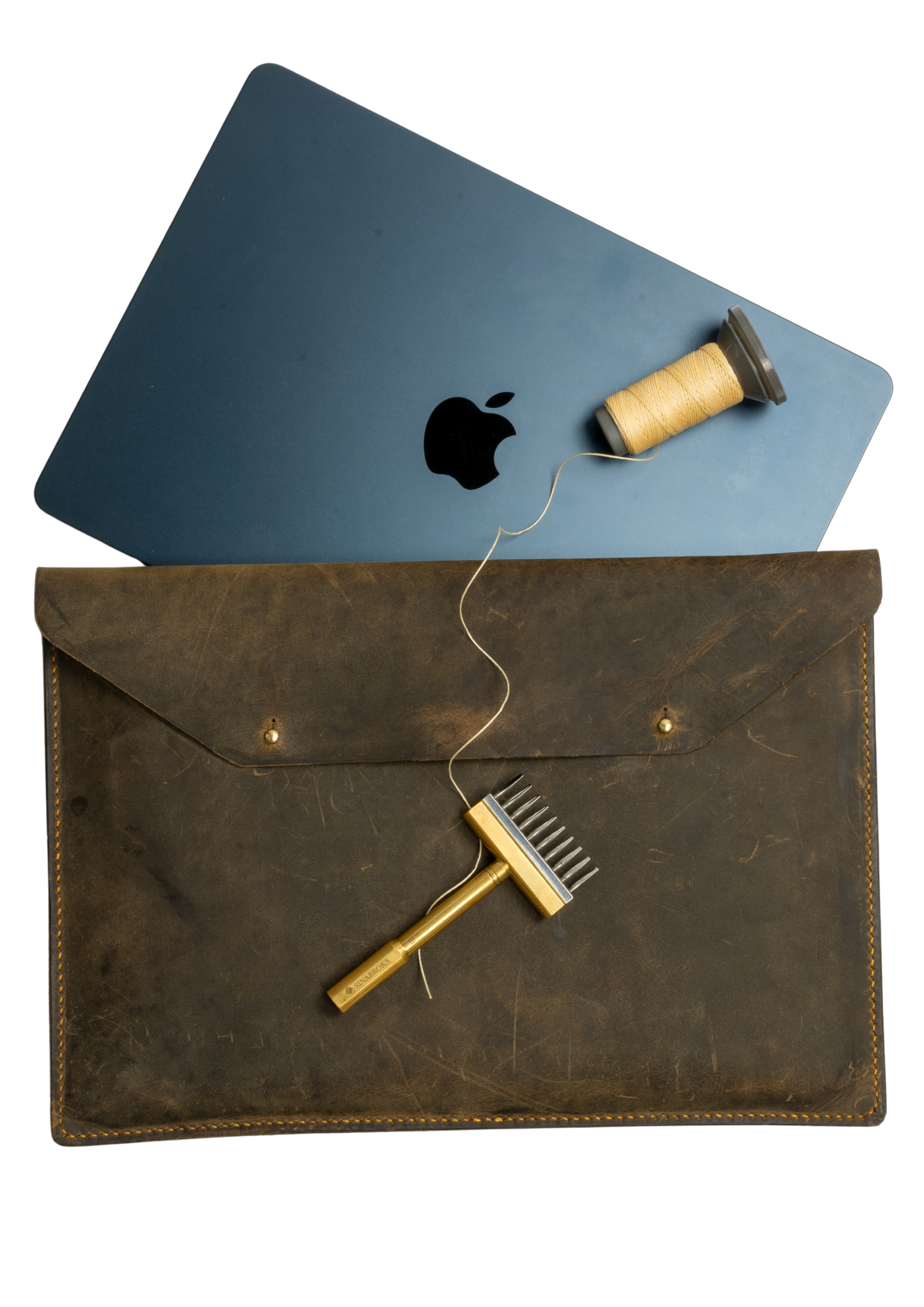 Handmade leather MacBook case | MacBook sleeve for Air Pro 13-16" | Vegetable-tanned iPad case | Made in Germany