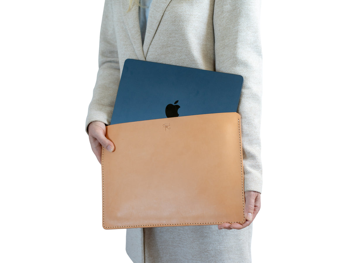 Housse MacBook en cuir cousue main | Housse en cuir Air Pro 13 14 15 16 | Badalassi Carlo | Bone