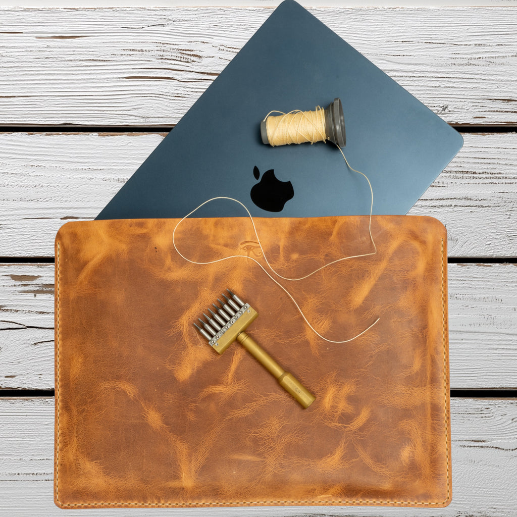 Hand-stitched leather MacBook case | Leather case for Air Pro 13, 14, 15, 16 | Tuscan leather | Badalassi Carlo
