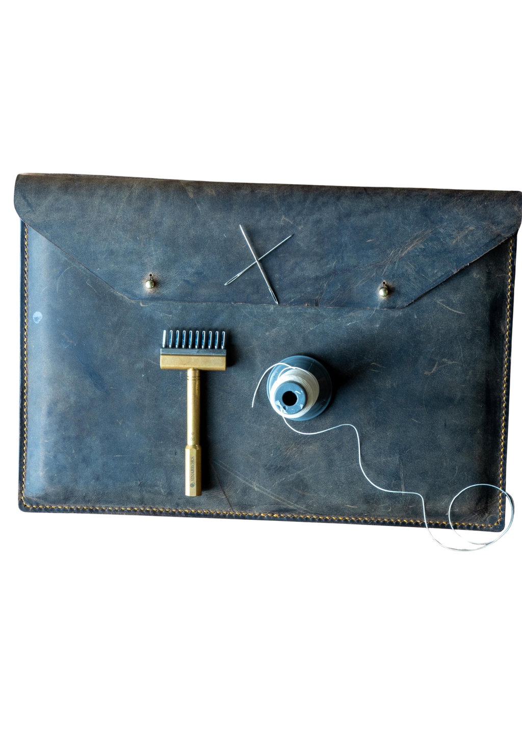 Handmade leather MacBook case | MacBook sleeve for Air Pro 13-16" | Vegetable-tanned iPad case | Made in Germany