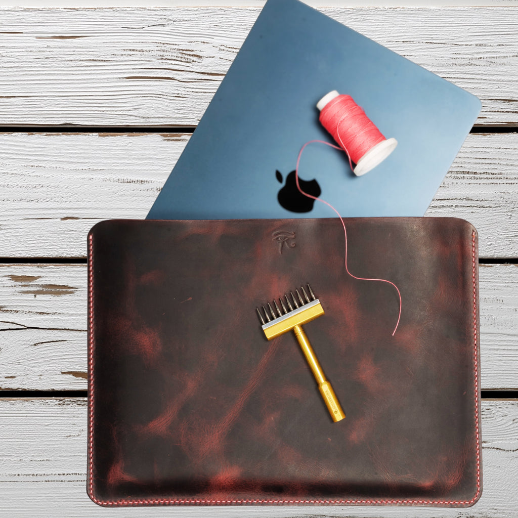 Hand-stitched leather MacBook case | Leather case for Air Pro 13, 14, 15, 16 | Tuscan leather | Badalassi Carlo