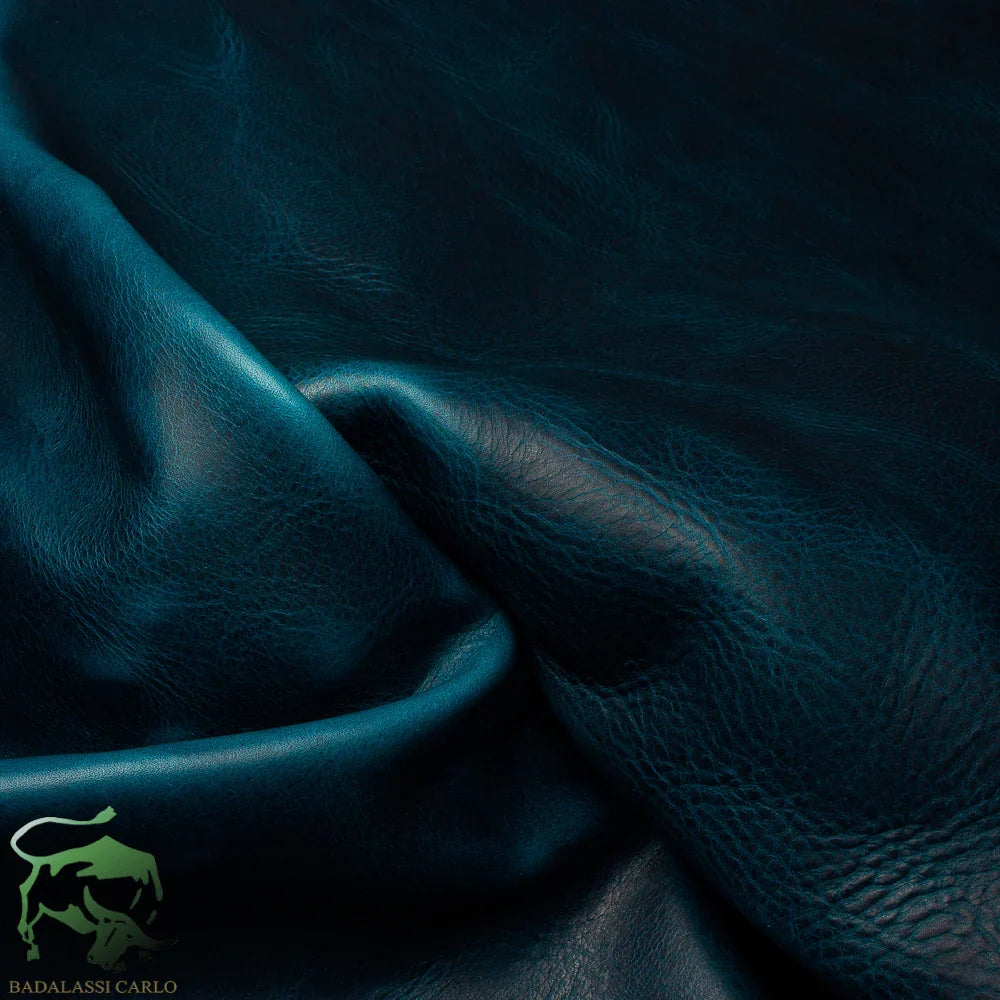 Hand-stitched iPhone leather case – Every seam is handcrafted • iPhone case made of Tuscan leather