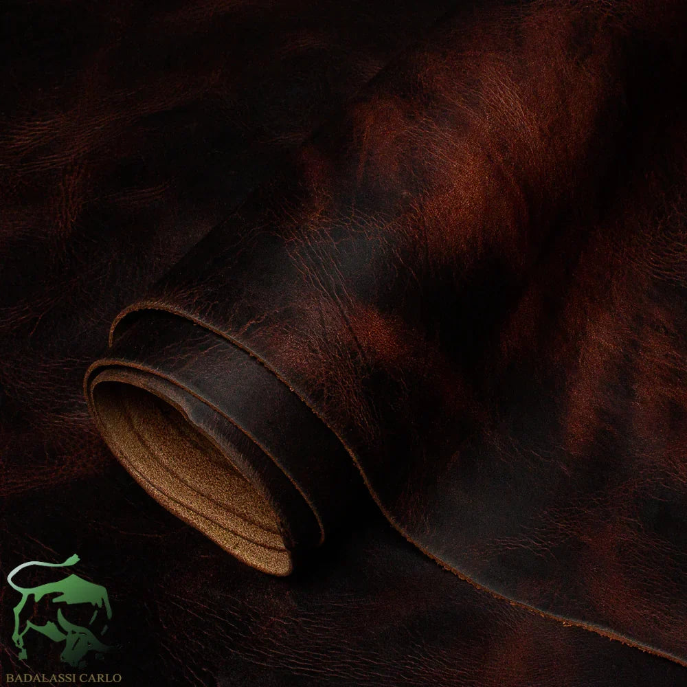 Hand-stitched iPhone leather case – Every seam is handcrafted • iPhone case made of Tuscan leather