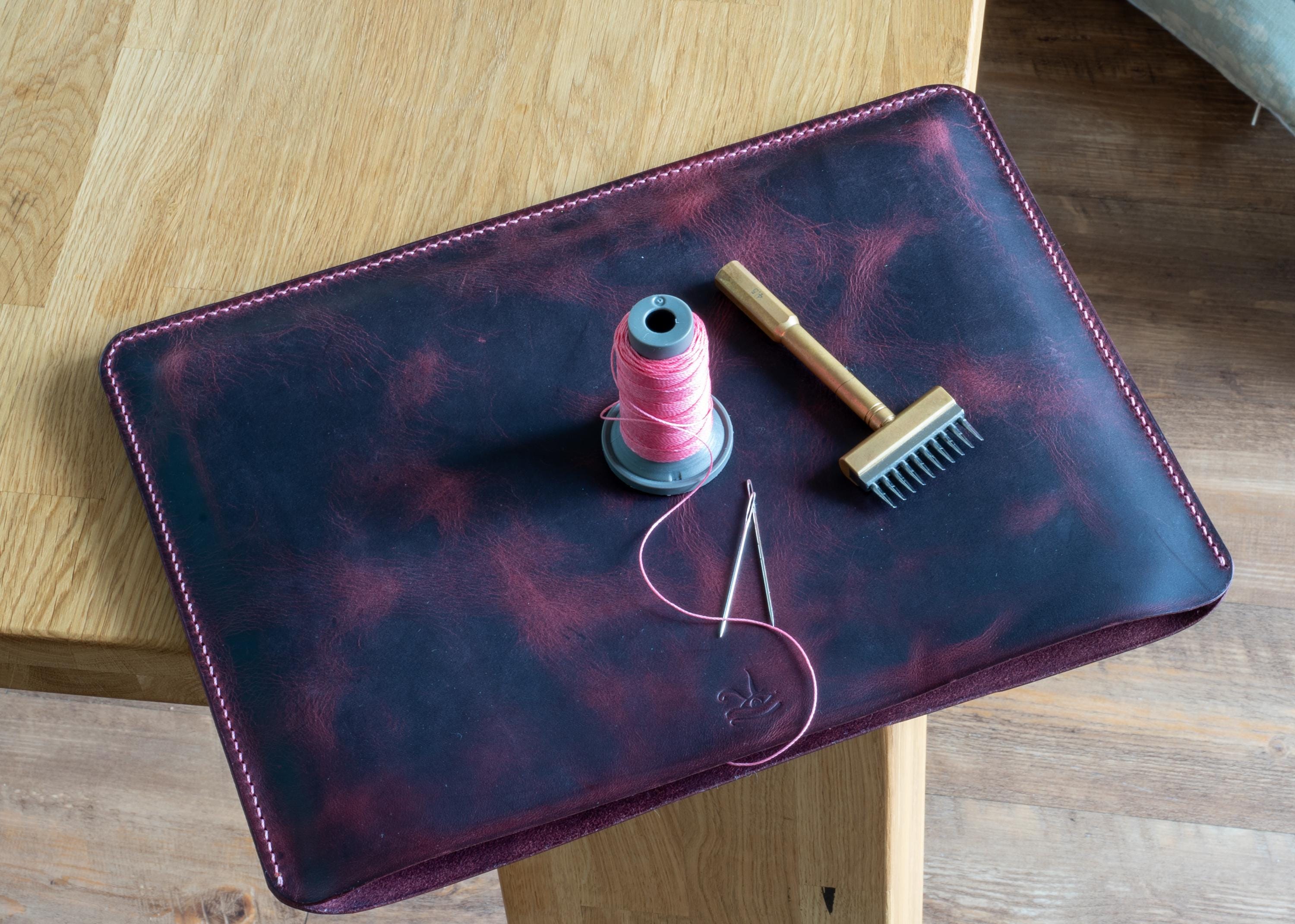 Leather MacBook sleeve | MacBook Case | minimalist iPad sleeve | iPad case 11, 12.9, 13, 14, 15, 16 | Burgundy
