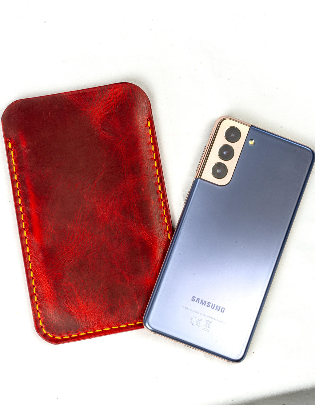 Hand-stitched Leather Case for Your Smartphone - iPhone Case, Every Stitch Sewn by Hand • iPhone Etui