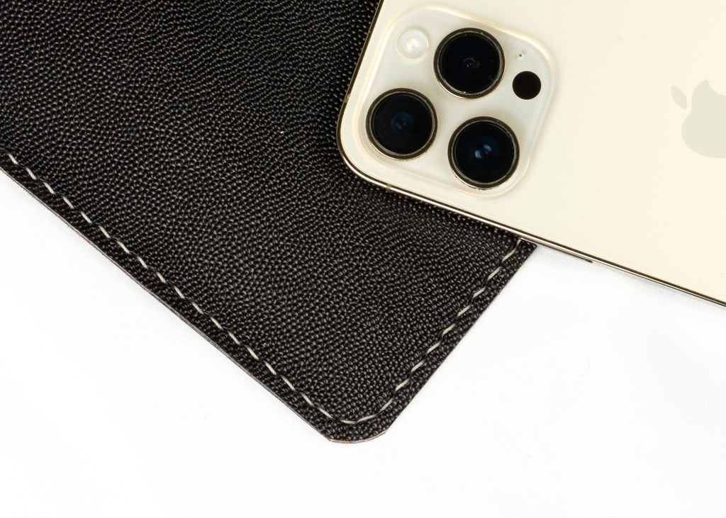 Hand-stitched Leather Case for Your Smartphone - iPhone Case, Every Stitch Sewn by Hand • iPhone Etui