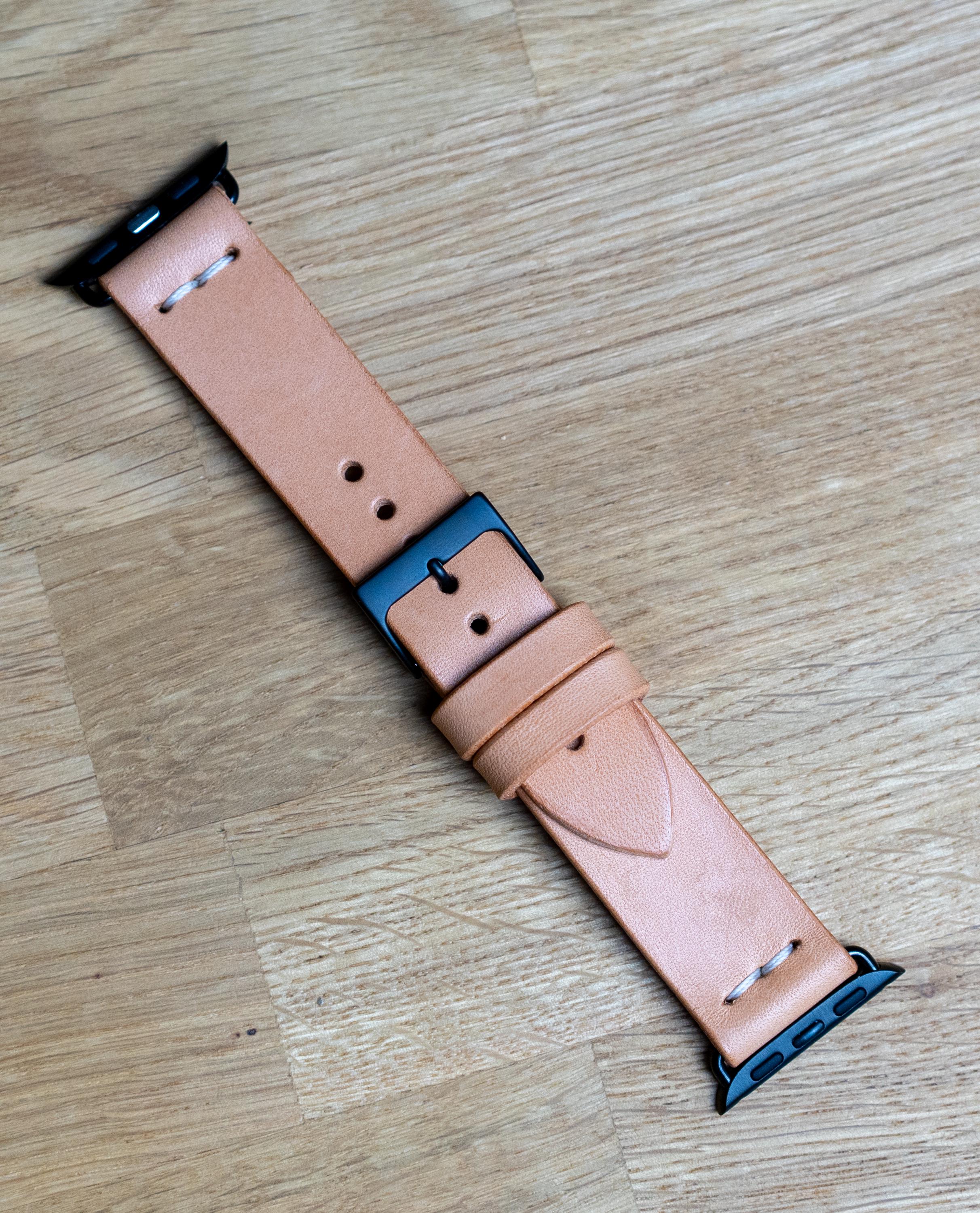 Handmade Leather Band for Apple Watch | Vegetable Tanned Leather | Watch Strap for Her & Him | Handmade in Germany | Gift for Apple Watch