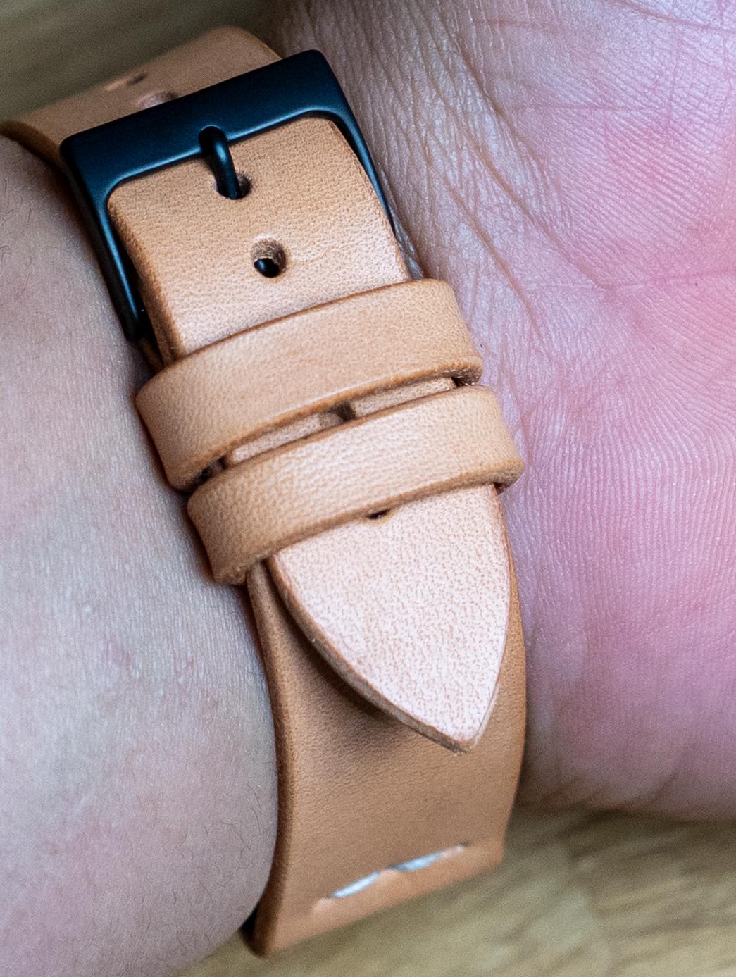 Handmade Leather Band for Apple Watch | Vegetable Tanned Leather | Watch Strap for Her & Him | Handmade in Germany | Gift for Apple Watch