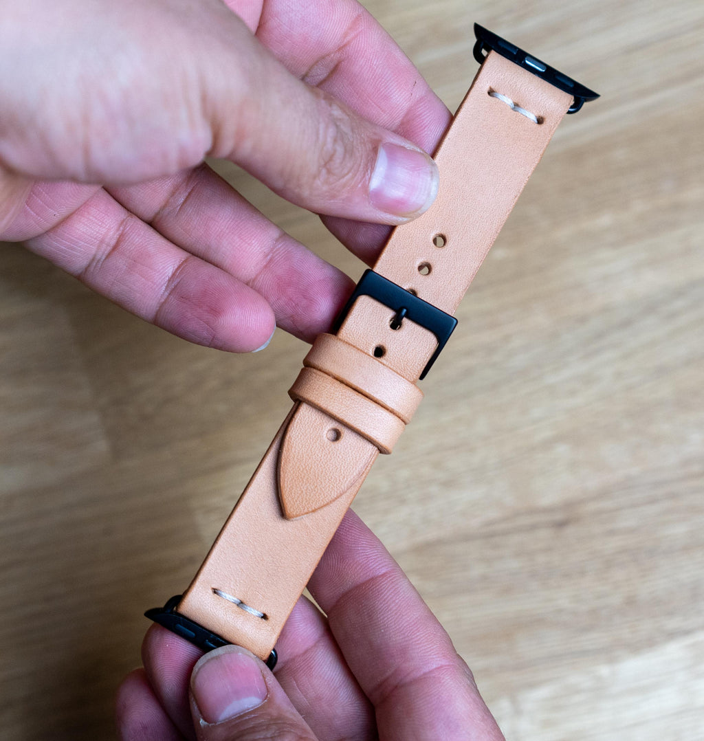 Handmade Leather Band for Apple Watch | Vegetable Tanned Leather | Watch Strap for Her & Him | Handmade in Germany | Gift for Apple Watch