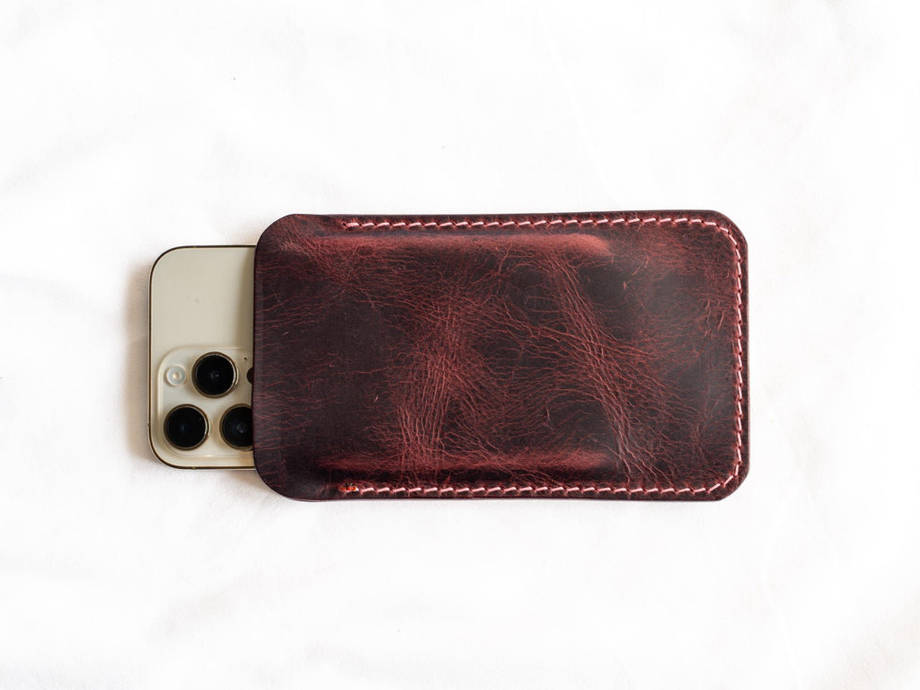 Hand-stitched Leather Case for Your Smartphone - iPhone Case, Every Stitch Sewn by Hand • iPhone Etui
