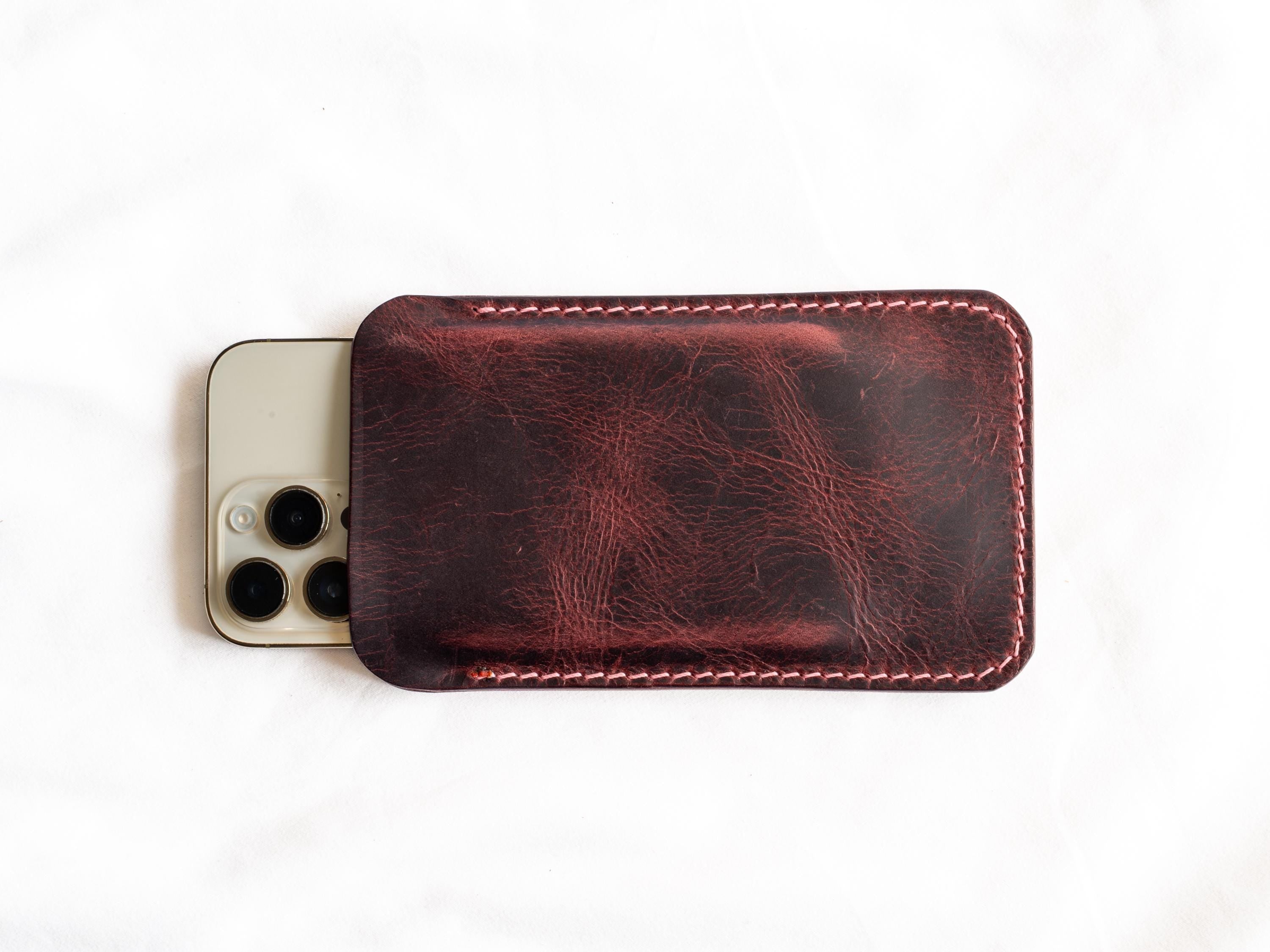 Hand-stitched Leather Case for Your Smartphone - iPhone Case, Every Stitch Sewn by Hand • iPhone Etui