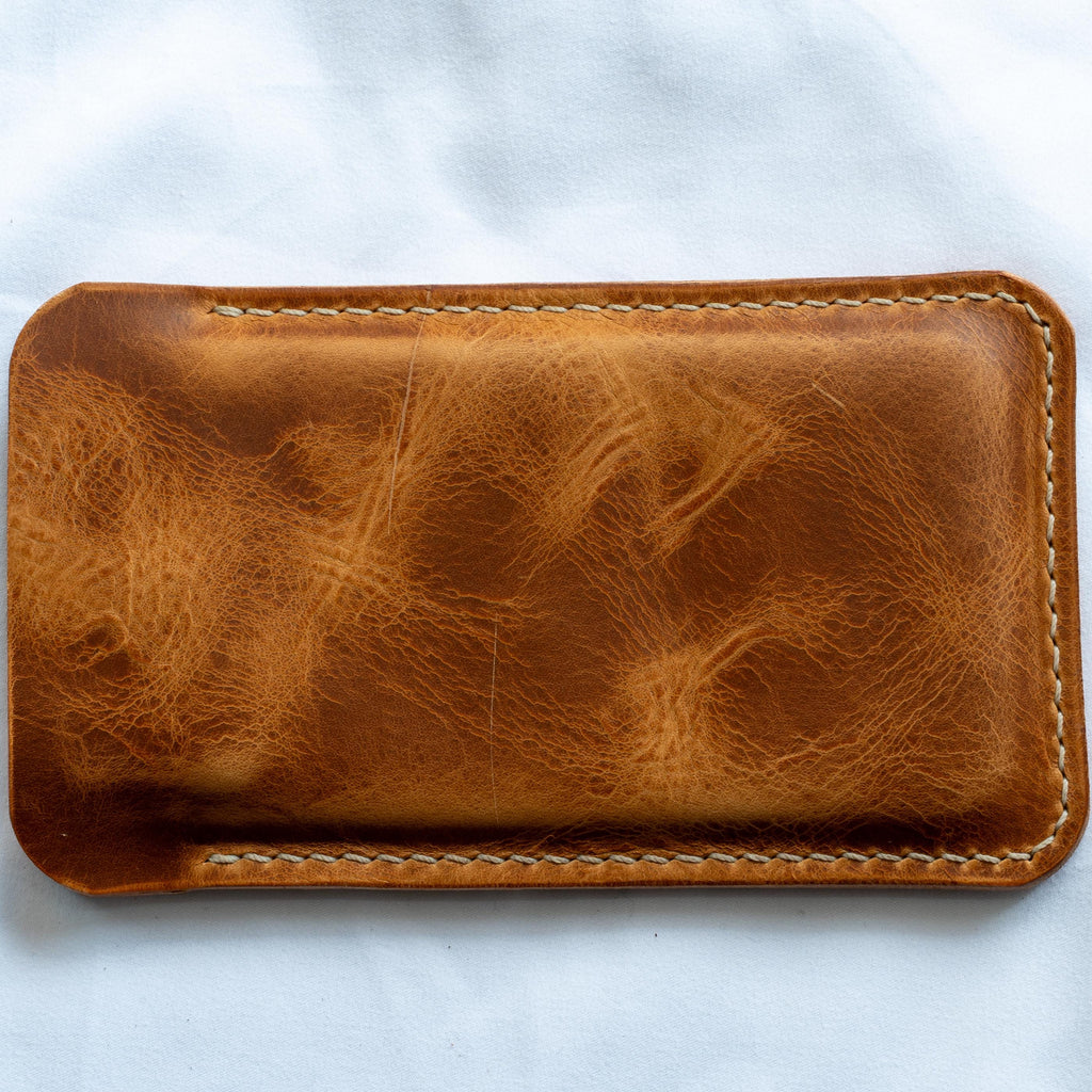 Hand-stitched Leather Case for Your Smartphone - iPhone Case, Every Stitch Sewn by Hand • iPhone Etui